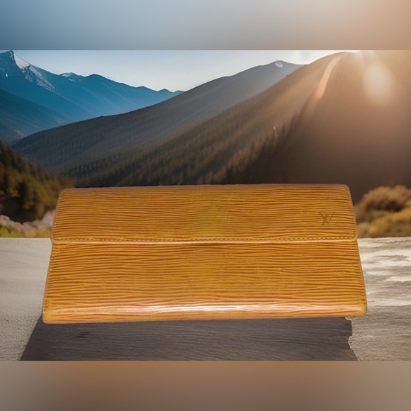 Louis Vuitton Yellow long Epi wallet - Picture 10 of 10